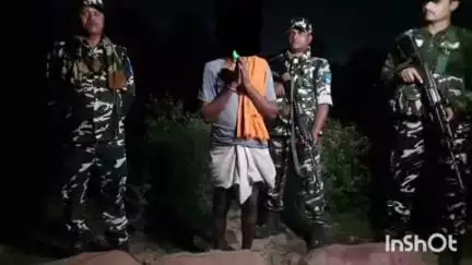 मधवापुर: परसा एसएसबी बीओ के जवानों ने 570 बोतल शराब के साथ एक धंधेबाज को किया गिरफ्तार