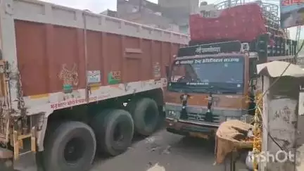 रियां बड़ी: रिया बड़ी में आए दिन वाहनों का जाम लगना ग्रामीणों के लिए बन रहा है परेशानी#jansamasya
