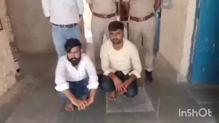 #PS खींवसर:- मिलावटी पेट्रोलियम पदार्थ चोरी के प्रकरण में एनएच-62 पर स्थित बाबा रामदेव होटल से दो आरोपियों पूनाराम एवं मनोज को दस्तयाब कर #गिरफ्तार किया गया।