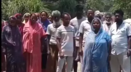 বাঘবৰ: বৰদলনী গাঁৱৰ পথৰ দুৰৱস্থাৰ বাবে যমৰ যাতনা ভুগিছে ৫ শতাধিক ৰাইজে, শীঘ্ৰে পথটো নিৰ্মাণৰ দাবী ৰাইজৰ #jansamasya
