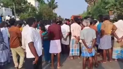 புவனகிரி: கூலி தொழிலாளி மர்மமான முறையில் உயிரிழந்ததை அடுத்து வளையமாதேவி கிராம மக்கள் சாலை மறியல் போராட்டம்