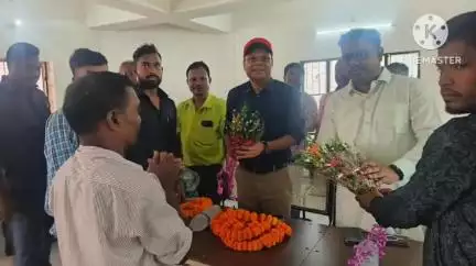 बुंडू: कल्याण मंत्री चमरा लिंडा ने बुंडू के आदिवासी छात्रावास का किया निरीक्षण