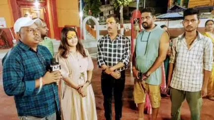 देव: मशहूर गायिका इशरत जहाँ ने देव सूर्य मंदिर में टेका मथा, 18 साल से गा रही हैं धार्मिक संगीत सनातन की डंका के लिए