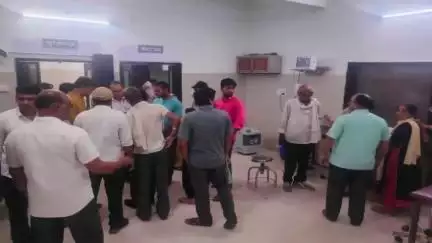 टाटगढ़: जवाजा सुरेड़िया गांव में बिजली विभाग की लापरवाही से एक महिला अस्पताल पहुंची, टॉडगढ़ सुरेड़िया में रविवार को हुआ हादसा