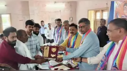 માતર: મજુર કામદાર હોલ ખાતે સાંસદ તથા ધારાસભ્યની ઉપસ્થિતિમાં દૂધ મંડળીની તાલીમ શિબિરનો સમાપન સમારોહ યોજાયો