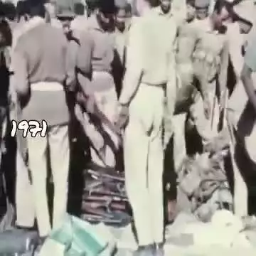 बड़ी मुस्किल से विडियो ढूढ़ क्र लाया हूँ ..
 1971 की लड़ाई पाकिस्तान