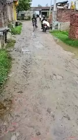 gram Rainawada tahesil baheri jila bareilly lagta amare gaun me aaj tak koi bhi sapai karm chari nahi pahucha hai jab