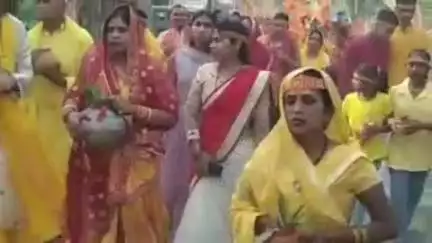 मशरक: जजौली गांव में 7 दिवसीय श्री शिव परिवार प्राण प्रतिष्ठा महायज्ञ का भव्य कलश यात्रा से हुआ शुभारंभ