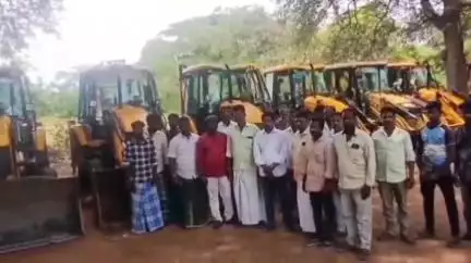 பண்ருட்டி: சாலை வரி உயர்வுக்கு எதிர்ப்பு தெரிவித்து ஜேசிபி உரிமையாளர்கள் பண்ருட்டியில் வேலை நிறுத்த போராட்டம் #localissue