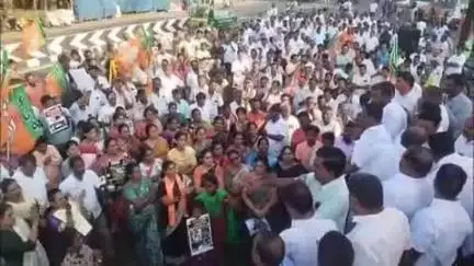 திருப்பூர் வடக்கு: புதிய பேருந்து நிலையம் முன்பாக பாரதிய ஜனதா கட்சி சார்பில் கண்டன ஆர்ப்பாட்டம் நடைபெற்றது