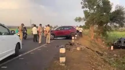 ಬೈಲಹೊಂಗಲ: ಚಿಕ್ಕಬಾಗೇವಾಡಿ ಗ್ರಾಮದ ಹೊರ ವಲಯದಲ್ಲಿ ಭೀಕರ ರಸ್ತೆ ಅಪಘಾತ, ಒಂದೇ ಕುಟುಂಬದ ಮೂವರ ದಾರುಣ ಸಾವು