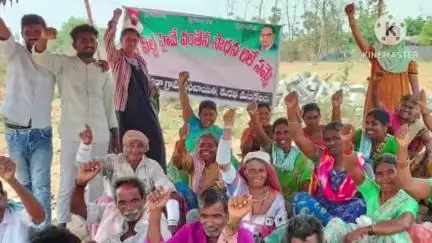 కురవి: గ్రీన్ ఫీల్డ్ హైవేపై వంతెన నిర్మాణం చేపట్టాలని బేగవత్ తండా వాసుల రిలే నిరాహార దీక్షలు