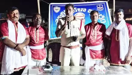 కోదాడ: మాదకద్రవ్యాలకు దూరంగా ఉండాలి: కాగిత రామచంద్రపురంలో ఎస్సై అజయ్ కుమార్