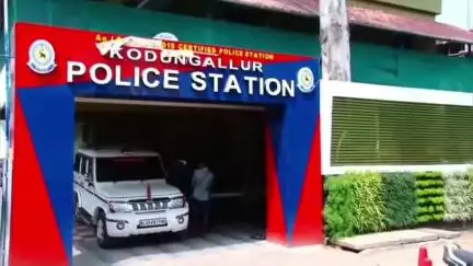 കൊടുങ്ങല്ലൂർ: എറിയാട് ചൈതന്യ നഗറിൽ വിവാഹ സൽക്കാരത്തിനിടെ ആക്രമണം നടത്തിയ സംഭവത്തിൽ അഞ്ചുപേർ അറസ്റ്റിൽ