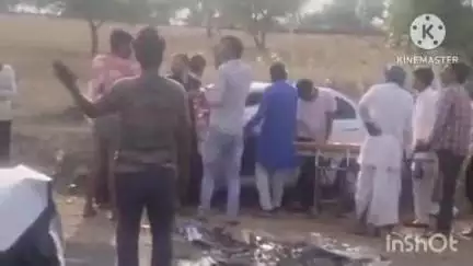 लाडनूं: धुड़ीला ग्राम में दो कारों की आमने-सामने जोरदार टक्कर, छह लोग घायल, चार को गंभीर हालत में किया गया रेफर