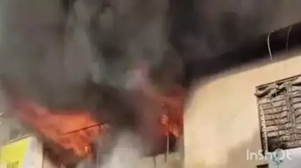 खानापूर विटा: विट्यातील गजबजलेल्या मार्केट परिसरात हार्डवेअर दुकानाला भीषण आग,आगीत हार्डवेअर साहित्य जळून खाक