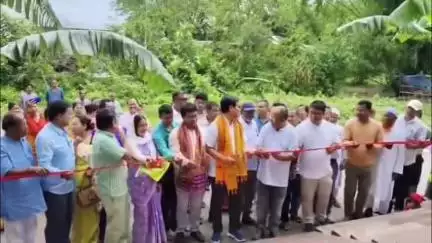 গোঁসাইগাঁও ভাগ: বিটিচি চৰকাৰ ৰ ২০২৪-২৫ বিত্তীয় বৰ্ষৰ অধীনত গোমাত নিৰ্মান শ্বহীদ চুজিত নাৰ্জাৰী প্ৰেক্ষাগৃহক মুকলি মন্ত্ৰী ইউজি ব্ৰহ্মৰ