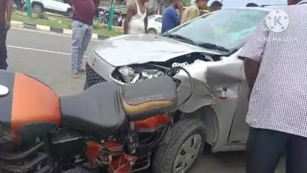 পূব যোৰহাট: বলমা তিনি আলিৰ সমীপত ভয়ংকৰ পথ দুৰ্ঘটনা , আঘাতপ্ৰাপ্ত হয় দুজন যুৱক
