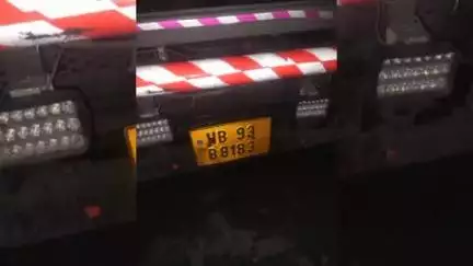 बरहरुवा: बरहरवा फरक्का रोड में ट्रेलर की चपेट में आने से टोटो पलटा, तीन घायल