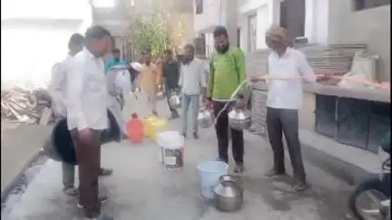 मानवत: शहरातील गालिब नगरात पाणीटंचाईचा प्रश्न गंभीर नागरिकांनी केली तीव्र  नाराजगी व्यक्त #Jansamasya