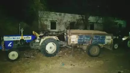 सहाड़ा: कारोई पुलिस ने बजरी के अवैध परिवहन के दौरान एक ट्रैक्टर किया ज़ब्त, चालक को किया गिरफ्तार
