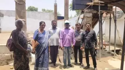 నిజాంసాగర్: ఇందిరమ్మ ఇండ్ల పైలట్ ప్రాజెక్టు గ్రామాన్ని సందర్శించిన ప్రత్యేక అధికారి