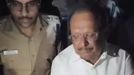 ஆலங்குடி: வடகாட்டில் அமைச்சர் ரகுபதி யிடம் கலவரம் குறித்து கண்ணீர் மல்க தெரிவித்த பட்டியலின மக்கள் ஆறுதல் கூறிய அமைச்சர் ரகுபதி