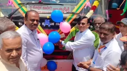 ಕುಕನೂರ: ಪಟ್ಟಣದಲ್ಲಿನ ಬಸ್ ನಿಲ್ದಾಣದಿಂದ ಧರ್ಮಸ್ಥಳ, ಕಾಗಿನೆಲೆ ಹಾಗೂ ಬೀದರ್ ಗೆ ಸಂಚರಿಸುವ ನೂತನ ಬಸ್ ಗಳಿಗೆ ಸಂಸದರಿಂದ ಚಾಲನೆ