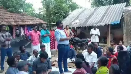 ஆலங்குடி: வடகாட்டில் கலவரத்தால் பாதிக்கப்பட்ட இடத்தை ஆய்வு செய்த VCK பொறுப்பாளர் பாவலன் மற்றும் எவிடன்ஸ் கதிர்