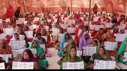 रघुनाथपुर: जयजोरी और परहिया गांव में महिला संवाद कार्यक्रम में महिलाओं को किया गया जागरूक