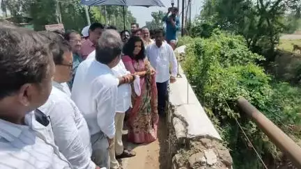 హరిపాలెం వద్ద వంతెన నిర్మాణ పనులు పరిశీలించిన ఎమ్మెల్యే విజయ్‌కుమార్‌, కలెక్టర్‌ విజయకృష్ణనన్‌