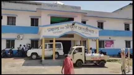 चंदवारा: कोडरमा के चंदवारा प्रखंड और हजारीबाग के चौपारण को गुरपा बिहार तक जोड़ने वाली पुलिया छतिग्रस्त 
#jansamsaya