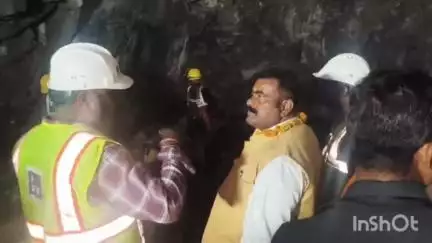बड़ेराजपुर: केशकाल विधायक नीलकंठ टेकाम ने भारतमाला प्रोजेक्ट के तहत माझींगढ़ में बन रहे टनल का किया अवलोकन