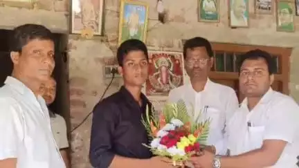 রামনগর ২: পালাধুই গ্রাম পঞ্চায়েতের মাধবপুরের মাধ্যমিক উত্তীর্ণ কৃতি অনুভব দাস কে আজ সম্বর্ধনা জ্ঞাপনের আয়োজন