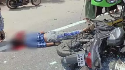 நிலக்கோட்டை: பட்டிவீரன்பட்டி அருகே, சாலைப்புதூரில்  தனியார் பேருந்து இருசக்கர வாகனம் மோதி விபத்து வாலிபர் பலி