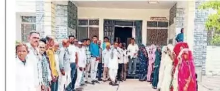 गलियाकोट: राजस्व गांव पुछियावाड़ा को नवीन ग्राम पंचायत बनाने की मांग को लेकर ग्रामीणों ने SDM को सौंपा ज्ञापन