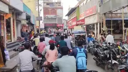 मुरलीगंज: मुरलीगंज के गोलबाजार में भीषण जाम, डेढ़ घंटे तक लोग फंसे रहे