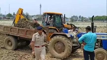 খড়গ্রাম: নগরের দিঘির ওয়াকঅফ সম্পত্তি জবরদখল করে ভরাটের অভিযোগ, ড্রেনের জল নিকাশি সমস্যায় এলাকাবাসী  #jansamasya