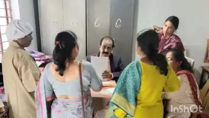 ಅಣ್ಣಿಗೇರಿ: ನಗರದ ವಿವಿಧ ನ್ಯಾಯಬೆಲೆ ಅಂಗಡಿ, ಆಹಾರಧಾನ್ಯ ಕೇಂದ್ರಗಳಿಗೆ ಕರ್ನಾಟಕ ಆಹಾರ ಆಯೋಗದ ಅಧ್ಯಕ್ಷ ಹೆಚ್.ಕೃಷ್ಣ ಭೇಟಿ, ಪರಿಶೀಲನೆ
