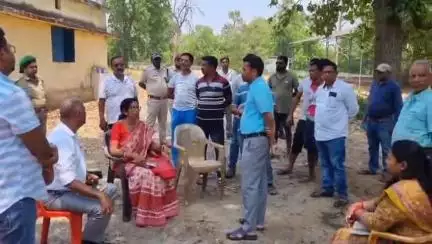 ମହୁଲପାଲି: କେଶାଇବାହାଲ ଆରଏମସି ମାର୍କେଟ ୟାର୍ଡ ନିକଟରୁ ବେଆଇନ ଭାବେ ୟୁକାଲି ପଟାସ ଗଛ ବିକ୍ରି ଅଭିଯୋଗ, ଡିଏଫଓଙ୍କ ତଦନ୍ତ ଆରମ୍ଭ