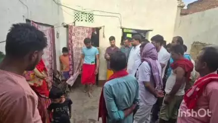 चौगाईं: चौगाईं प्रखंड के ओझाबरांव गांव में करंट लगने से युवक की मौत, परिजनों से मिले विधायक, मुआवजे की मांग