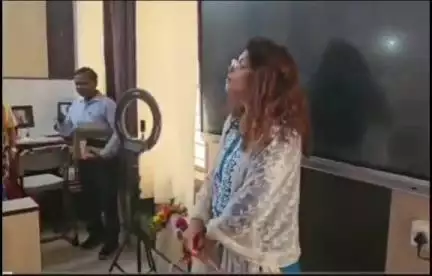Mahoba: डीएम गजल भारद्वाज ने छात्रों को दिए सफलता के मूल मंत्र , महोबा न्यूज़ ने चलाई थी अभ्युदय योजना की खबर #न्यूज #95