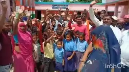 लखनौर: परमेसरा के मध्य विद्यालय पर ग्रामीणों ने किया प्रदर्शन, पीएमश्री विद्यालय में संविलियन से लोगों में आक्रोश