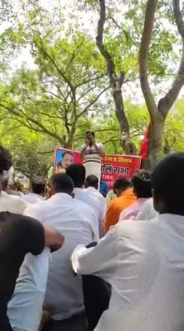 hatyara ko phasi ki mang