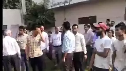 लाडवा: लाडवा के सामुदायिक स्वास्थ्य केंद्र में आग लगने की स्थिति से निपटने के लिए मॉक ड्रिल आयोजित