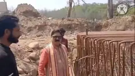 स्याल्दे: उत्तराखंड राज्य श्रम संविदा बोर्ड के उपाध्यक्ष ने रामनगर-मोहान एनएच पर निर्माणाधीन धनगढी पुल का किया निरीक्षण