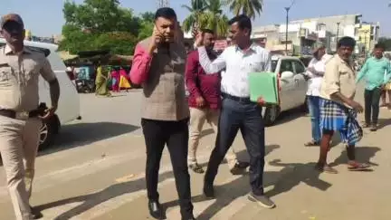 ಕೊಟ್ಟೂರು: ಪಟ್ಟಣಕ್ಕೆ ಜಿಲ್ಲಾಧಿಕಾರಿ ದಿವಾಕರ್ ಭೇಟಿ, ಪಟ್ಟಣ ವ್ಯಾಪ್ತಿಯ ನಗರೋತ್ಥಾನ ಕಾಮಗಾರಿಗಳ ಪರಿಶೀಲನೆ