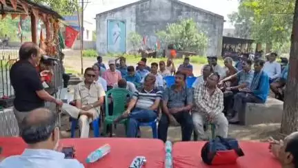 জামুরিয়া: কোল ইন্ডিয়ার ৪টি শ্রম আইনের বিরুদ্ধে ২০ মে দেশব্যাপী ধর্মঘটের প্রস্তাবে পথসভা অনুষ্ঠিত হয় সাতগ্রাম শ্রীপুর এলাকায়