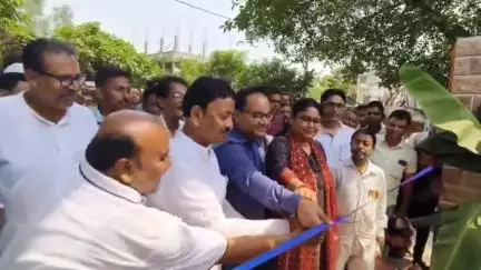 কেতুগ্রাম ১: কেতুগ্ৰাম-১ ব্লকের সমষ্টি উন্নয়ন আধিকারিকের করণ ও পঞ্চায়েত সমিতি কার্যালয়ের নবনির্মিত প্রবেশদ্বারের উদ্বোধন করলেন MLA