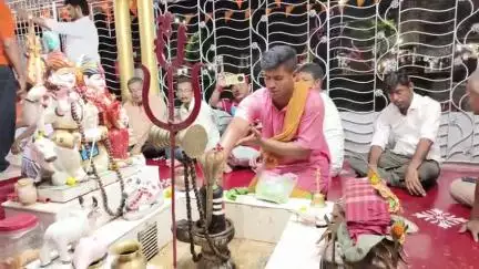 আমডাঙা: ভারতীয় সেনা ও ১৪০ কোটি মানুষের মঙ্গল কামনায় দত্তপুকুরে হনুমানজির পুজো দিল আমডাঙ্গা মন্ডল ৩ বিজেপির পক্ষ থেকে